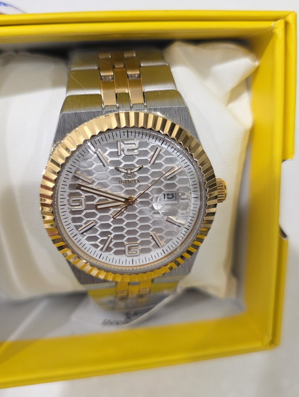 488. Invicta Specialty I Model 69862 Men's Watch 40mm